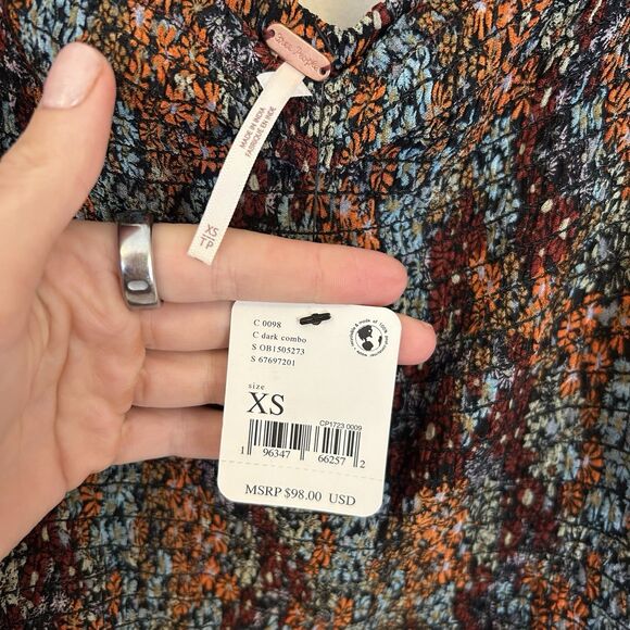 Free People Back‎ On Puff Sleeve Smocked Crop Top Womens XS Ditsy Floral NEW - Picture 2 of 5